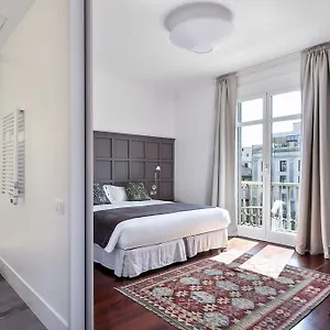 Milton House Gran Via , Barcelona España